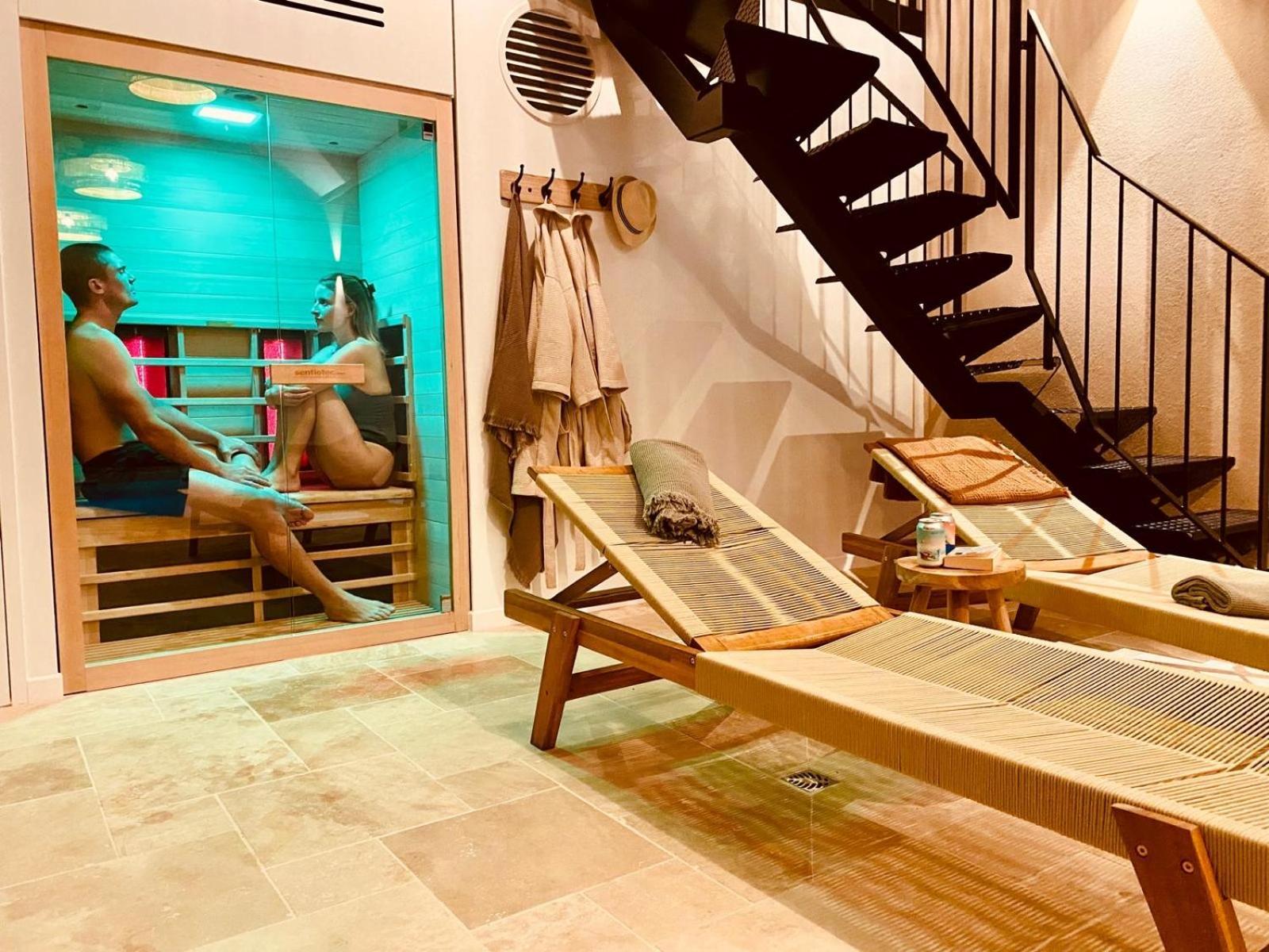 Le Domaine De Soani - Piscine Interieure, Jacuzzis & Sauna Adult Only Saint-Évarzec Eksteriør bilde