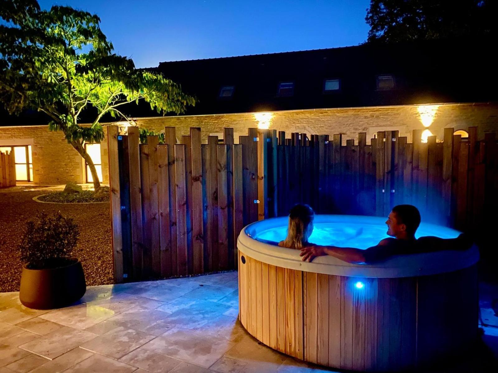 Le Domaine De Soani - Piscine Interieure, Jacuzzis & Sauna Adult Only Saint-Évarzec Eksteriør bilde